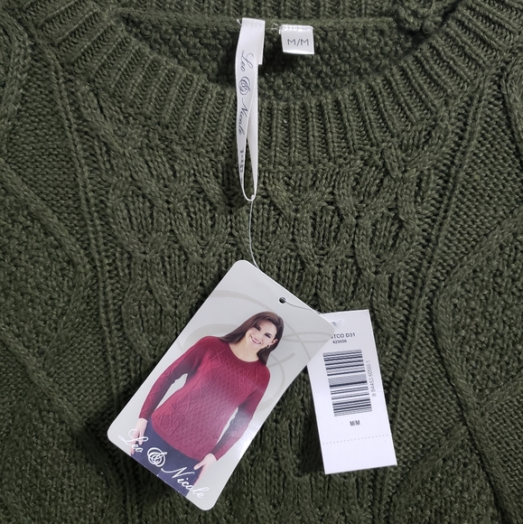 LEO & NICOLE Green Cable Knit Sweater - Picture 5 of 7